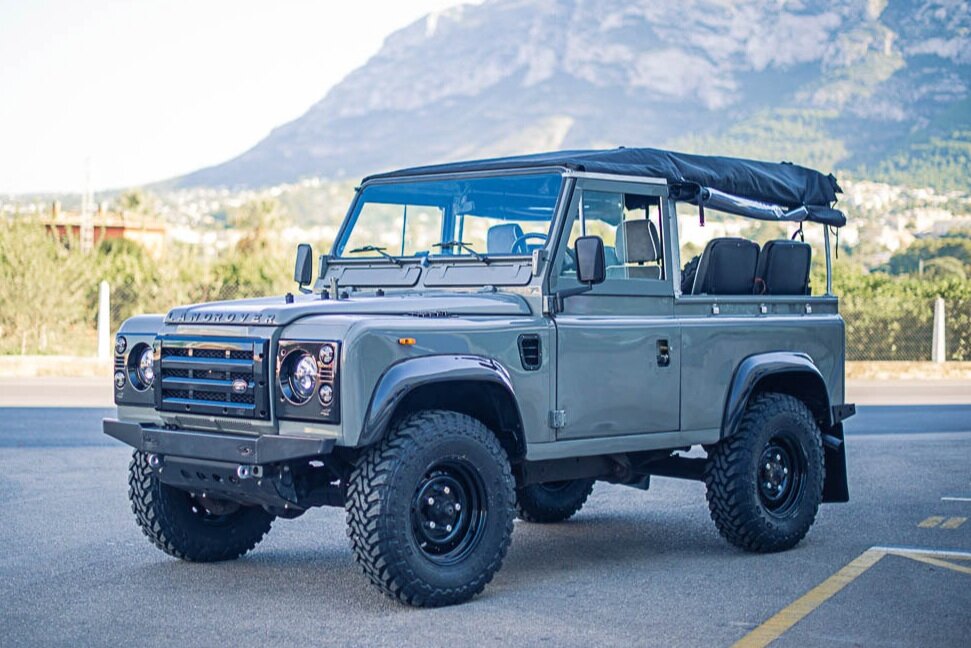 Design Your Land Rover Defender 90